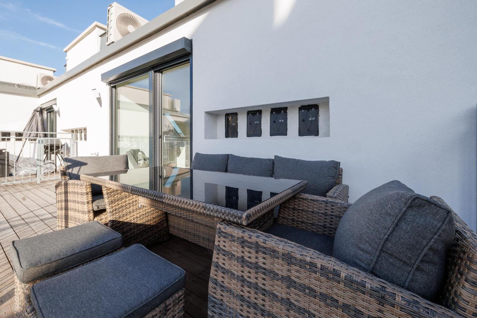 Symphony Apartments 41 - Modern Loft With Terrace And Grill In Central Location Bécs Kültér fotó